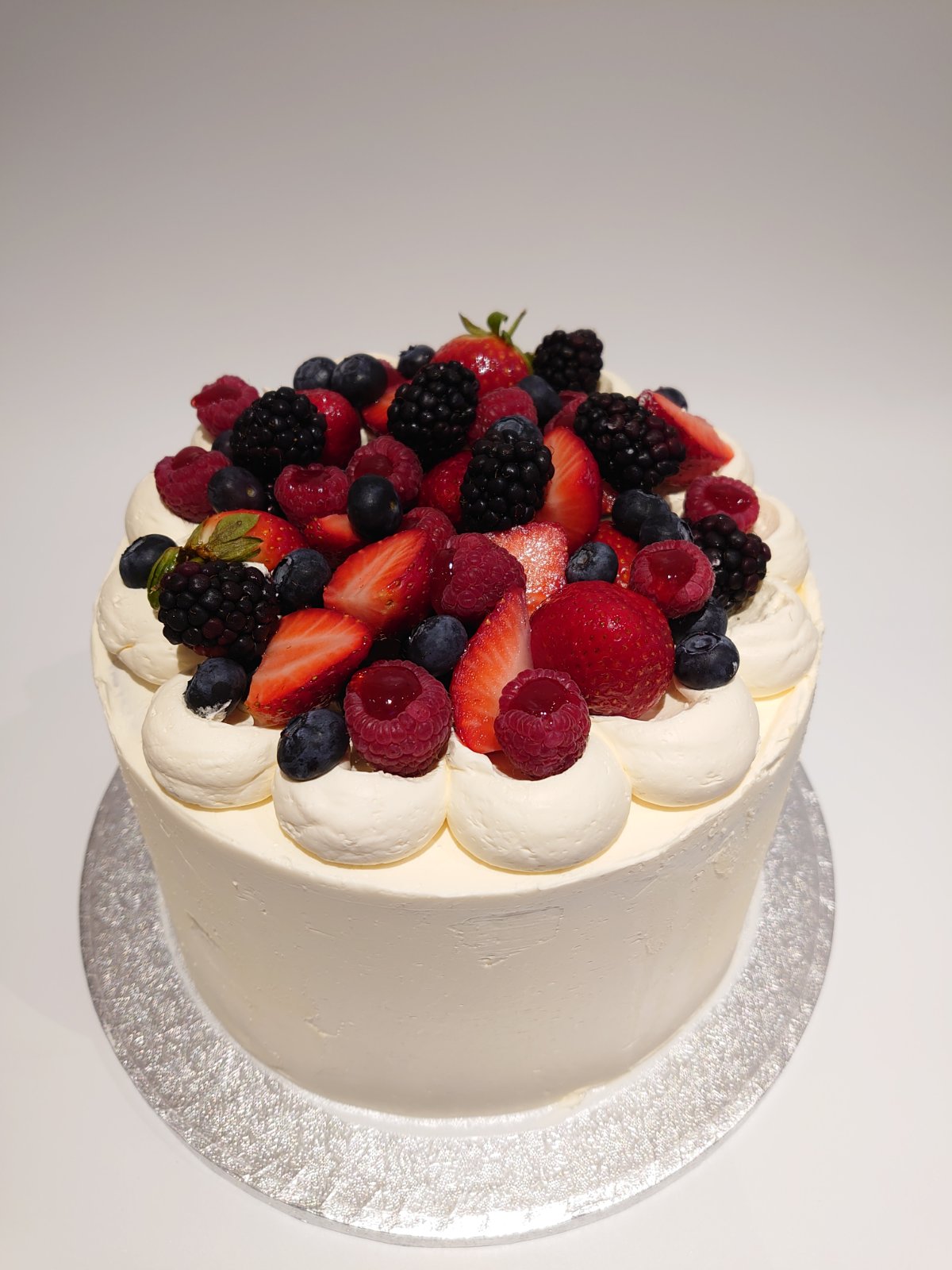 Strawberries & Cream Cake - Image 2